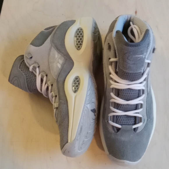 ***SOLD***Reebok Question sneakers/A.I's..wolf grey - Picture 4 of 8